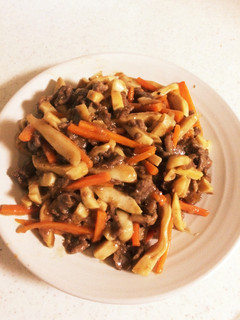 万能ソースでたけのこと牛肉の炒めもの★-レシピのメイン写真