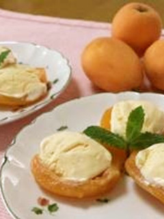 びわのアイスクリーム詰め-レシピのメイン写真