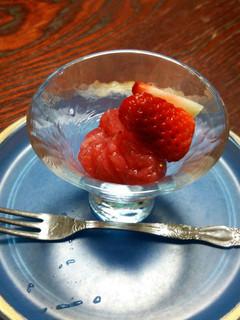 もっちり濃厚 イチゴのわらびもち-レシピのメイン写真