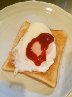 簡単で適当なハムエッグトースト-レシピのメイン写真