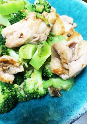 ブロッコリーと鶏肉の鰹節和え-レシピのメイン写真