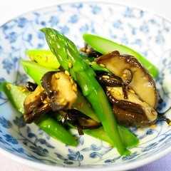 รูปของ アスパラと炙り椎茸の塩昆布和え