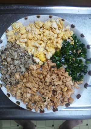 １０月２７日晩飯【四色丼】-レシピのメイン写真