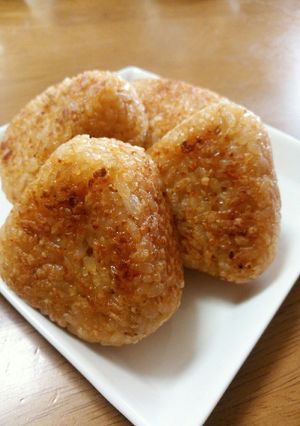 ん？ビビンバ？焼き肉のタレで焼おにぎり♡-レシピのメイン写真