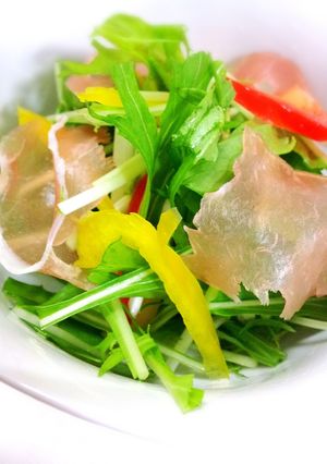 水菜とパプリカの生ハムのっけてサラダ-レシピのメイン写真
