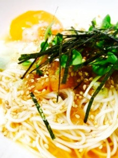 【10分】夜食*温玉のせ梅ワサビそうめん-レシピのメイン写真