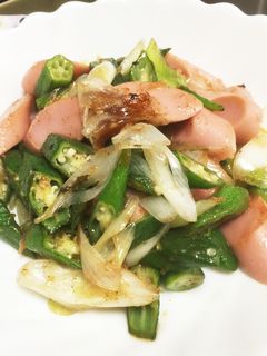 オクラと魚肉ソーセージの梅炒め-レシピのメイン写真