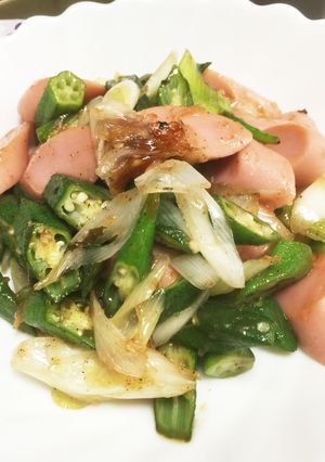 オクラと魚肉ソーセージの梅炒め-レシピのメイン写真