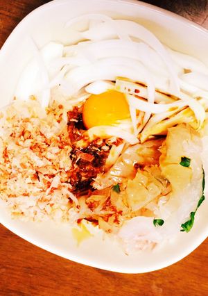 簡単！新玉ねぎとタイの刺身を卵の黄身和え-レシピのメイン写真