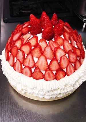 大家族の誕生日ケーキ-レシピのメイン写真