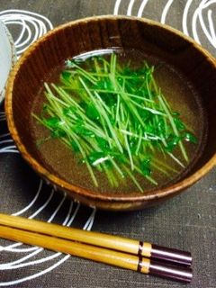 豆苗だけで♪シャキッとお味噌汁-レシピのメイン写真