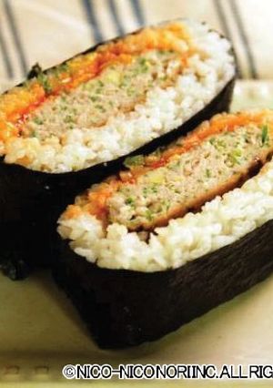 鶏つくねと冷凍卵のおにぎらず-レシピのメイン写真