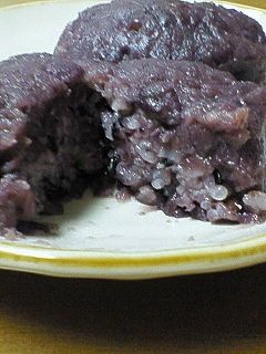 甘さ控えめ♪黒米入りおはぎ-レシピのメイン写真