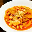 唐揚げとビーンズのトマト煮込み