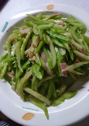 旨っ☆セロリのにんにくベーコン炒め♪-レシピのメイン写真