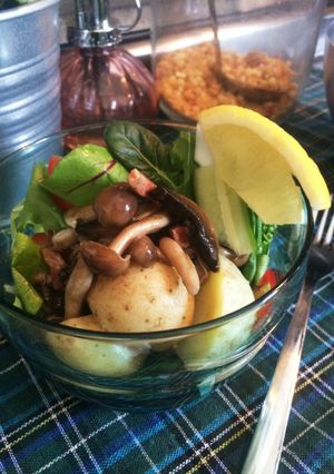 たっぷりきのこで食べる野菜サラダ。-レシピのメイン写真