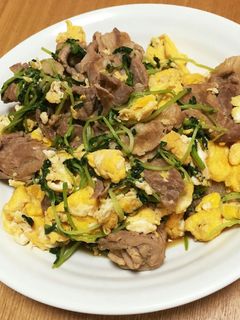 豚肉と豆苗のオイスター炒め-レシピのメイン写真