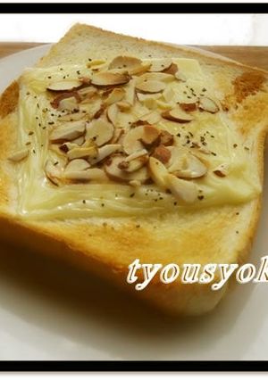 醤油を少々★チーズアーモンドトースト★-レシピのメイン写真