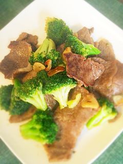 ブロッコリーと牛肉のコンソメ炒め-レシピのメイン写真