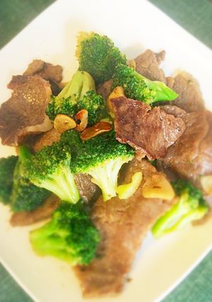 ブロッコリーと牛肉のコンソメ炒め-レシピのメイン写真