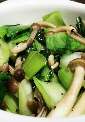チンゲン菜*しめじ*バターソテー♪-レシピのメイン写真