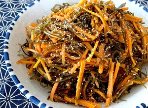 甘さ控えめ『刻み昆布とにんじんの炒め煮』-レシピのメイン写真