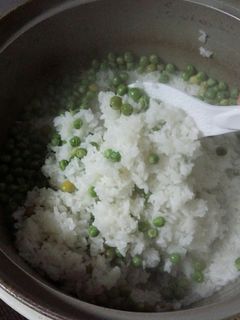 ほくほく最高!炊き込みえんどう豆ご飯♪-レシピのメイン写真