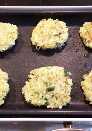 コストコのキヌアチキンサラダでお好み焼き-レシピのメイン写真