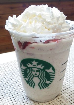 フルーツ& ヨーグルト フラペチーノ-レシピのメイン写真