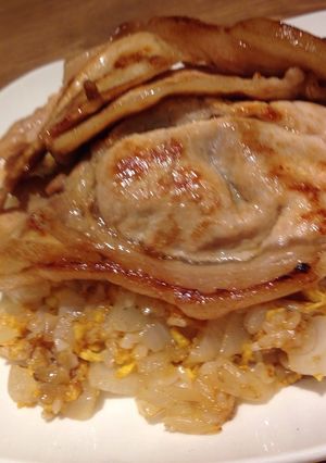生姜焼きon炒飯☆味付は香味ペーストだけ-レシピのメイン写真