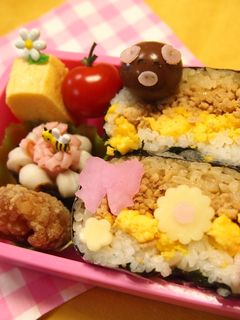今半のステーキソースそぼろデコおにぎらず-レシピのメイン写真