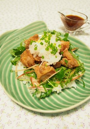 塩唐揚げと香味野菜のサラダ丼　梅山葵ダレ-レシピのメイン写真