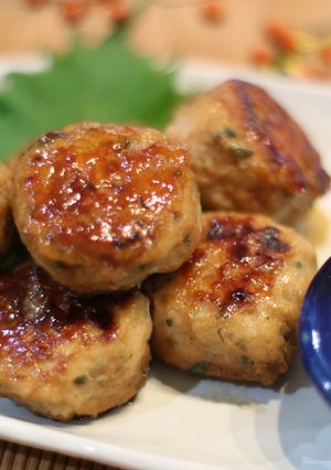 マヨでやわらか鶏つくね〜しそ風味〜 by SzKitchen 【クックパッド