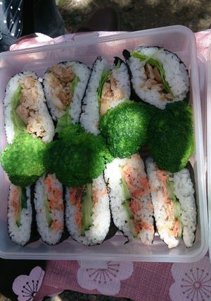 鮭、豚筍のおにぎらず-レシピのメイン写真