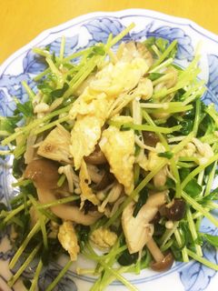 豆苗、きのこ、たまごの炒めもの-レシピのメイン写真