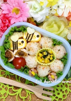 春に★超簡単！お花とハチのキャラ弁-レシピのメイン写真