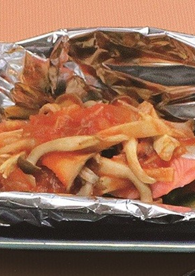 鮭のホイル焼き　トマトときのこのソース-レシピのメイン写真