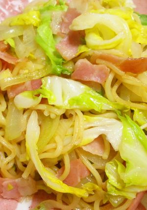 春きゃべつとベーコンで簡単塩焼きそば-レシピのメイン写真