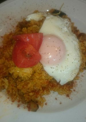 ピリ辛！スパイシー目玉焼きのせピラフ-レシピのメイン写真