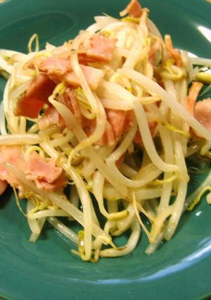 もやしとベーコンの炒め物-レシピのメイン写真