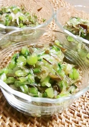 カブの茎・玉ねぎ・塩昆布で、手軽に一品-レシピのメイン写真