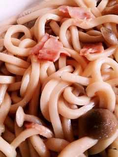 ベーコンとしめじの焼きうどん-レシピのメイン写真