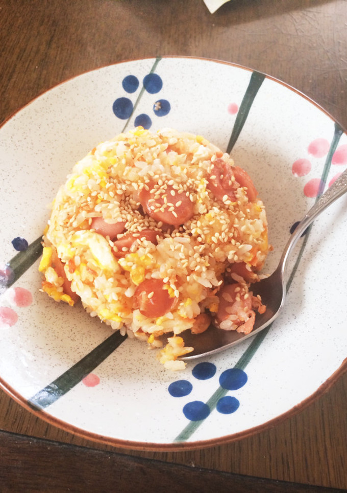 お昼に簡単☆おいしい♡鮭フレーク炒飯！-レシピのメイン写真