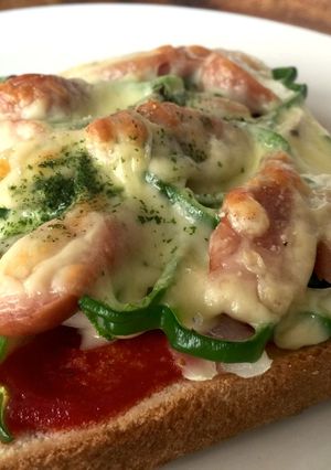 とろけるスライスチーズで簡単ピザトースト-レシピのメイン写真