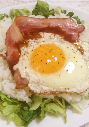 キャベツたっぷりヘルシーベーコンエッグ丼-レシピのメイン写真