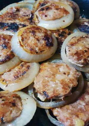 誰でも簡単ハンバーグ(玉ねぎの肉詰め)-レシピのメイン写真