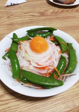 スナップエンドウ 玉ねぎ サラダ-レシピのメイン写真