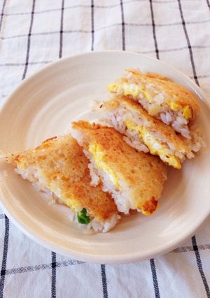 ふわふわ卵&チーズの焼きおにぎらず-レシピのメイン写真