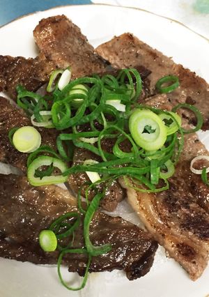 ご馳走ステーキの新玉葱オニスラ添え-レシピのメイン写真