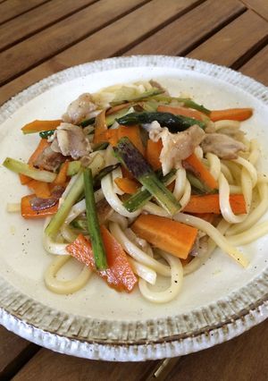 春の味覚・ウドの焼きうどん-レシピのメイン写真